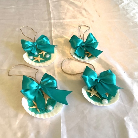 Scallop seashell Christmas tree ornaments set of 4 - Picture 2 of 8